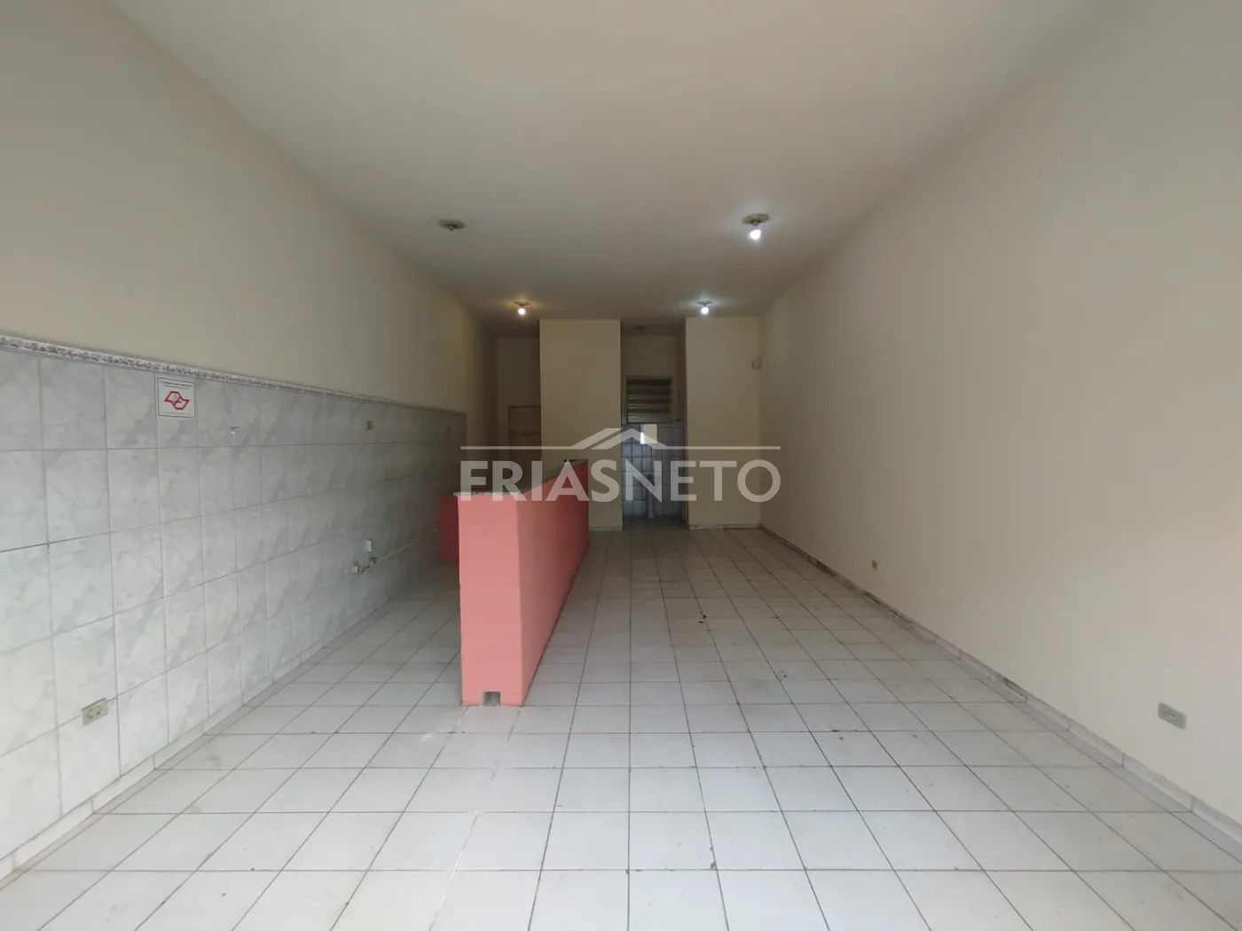 Alugar Comercial / Sal&atilde;o em Piracicaba R$ 1.700,00 - Foto 2