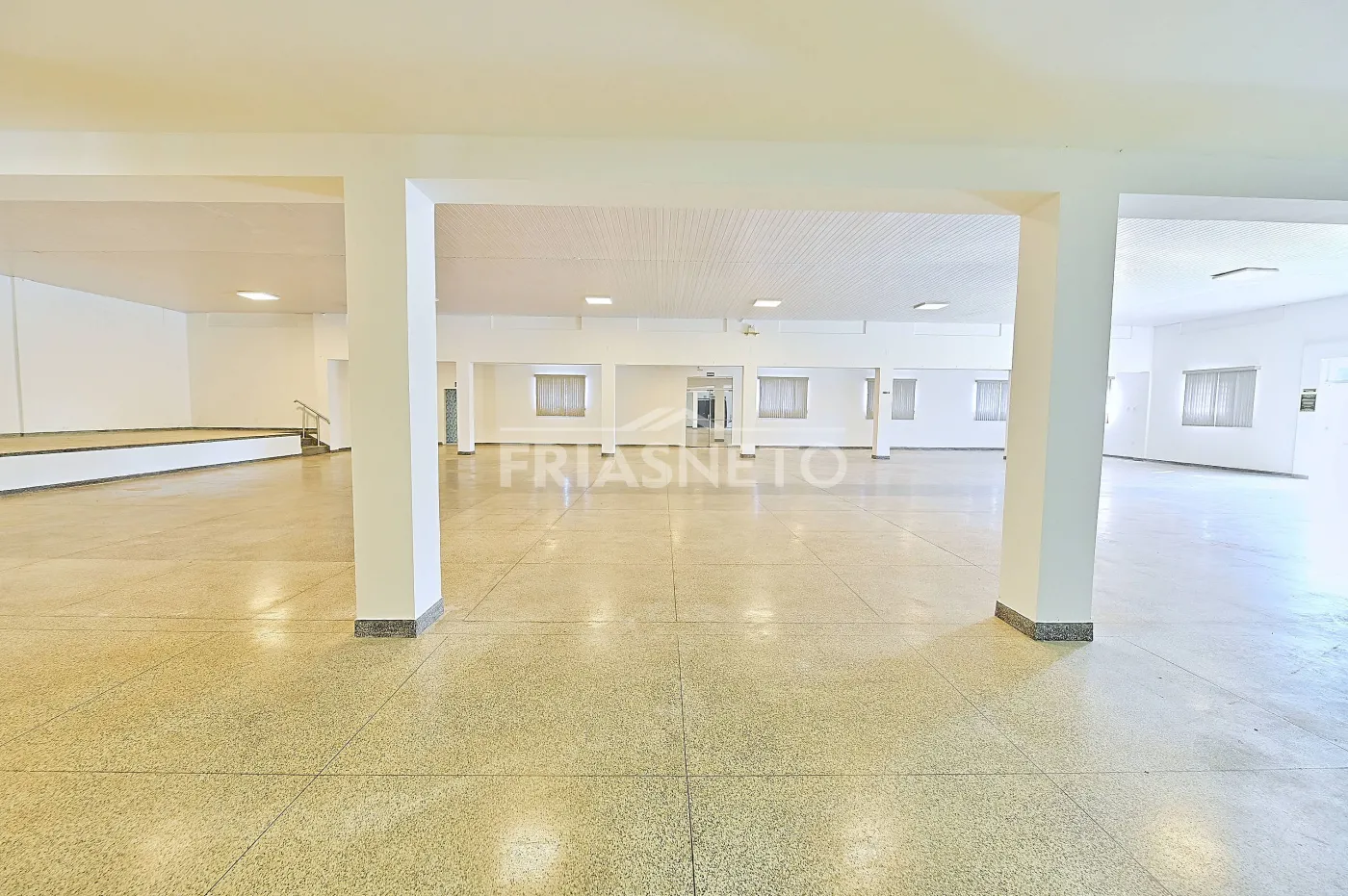 Alugar Comercial / Sal&atilde;o em Piracicaba R$ 15.000,00 - Foto 22