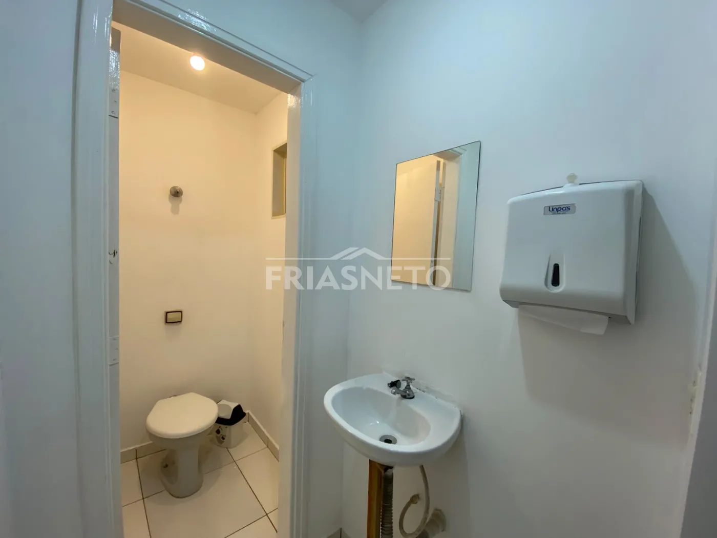 Alugar Comercial / Sal&atilde;o em Piracicaba R$ 2.000,00 - Foto 4