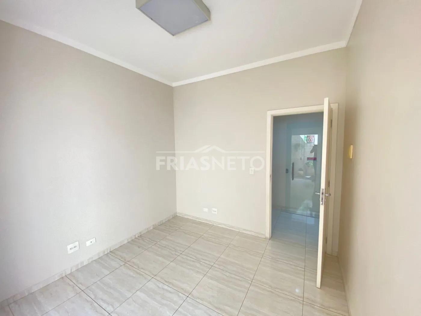 Alugar Comercial / Sala em Piracicaba R$ 1.100,00 - Foto 9