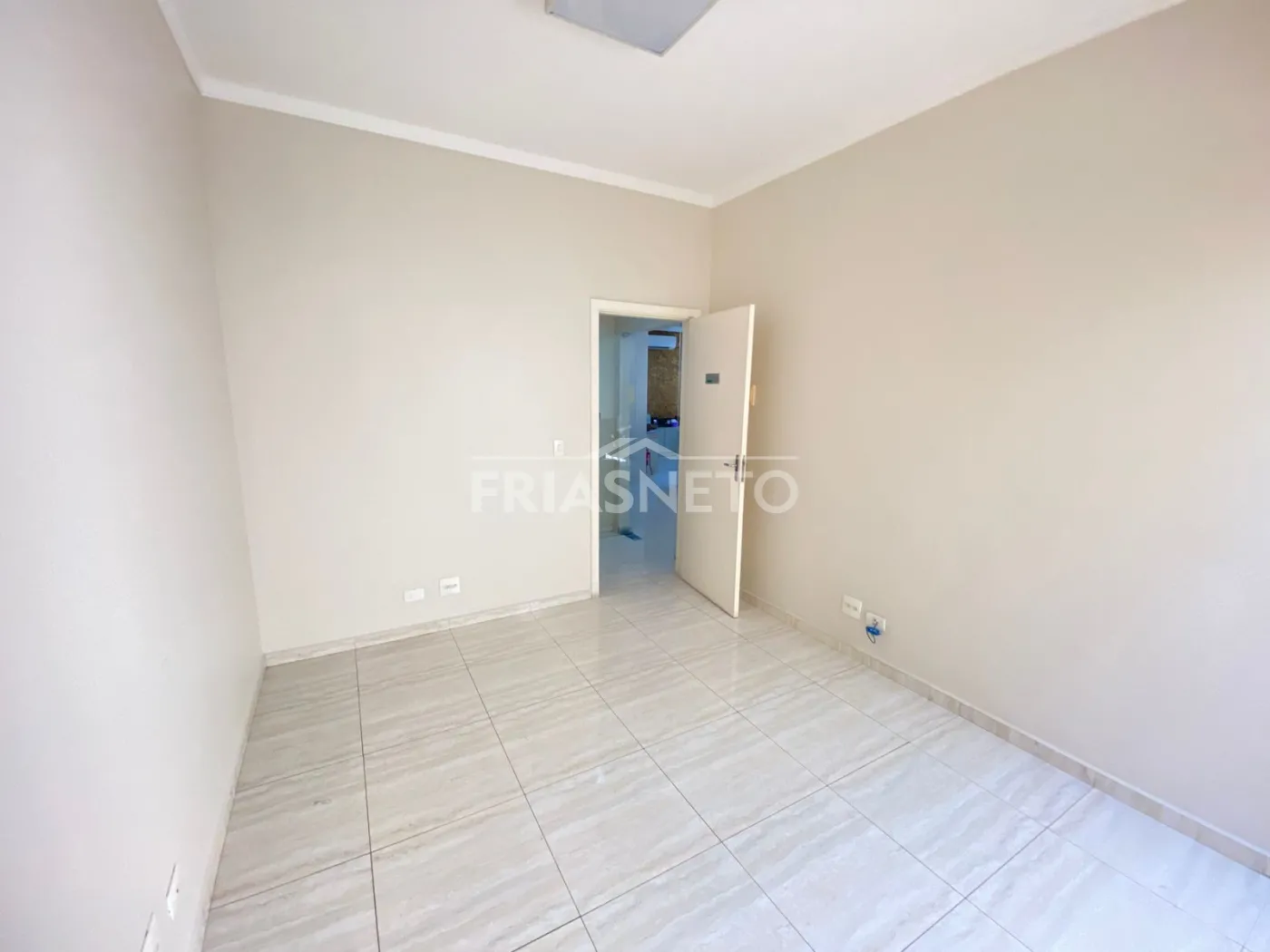 Alugar Comercial / Sala em Piracicaba R$ 1.100,00 - Foto 8
