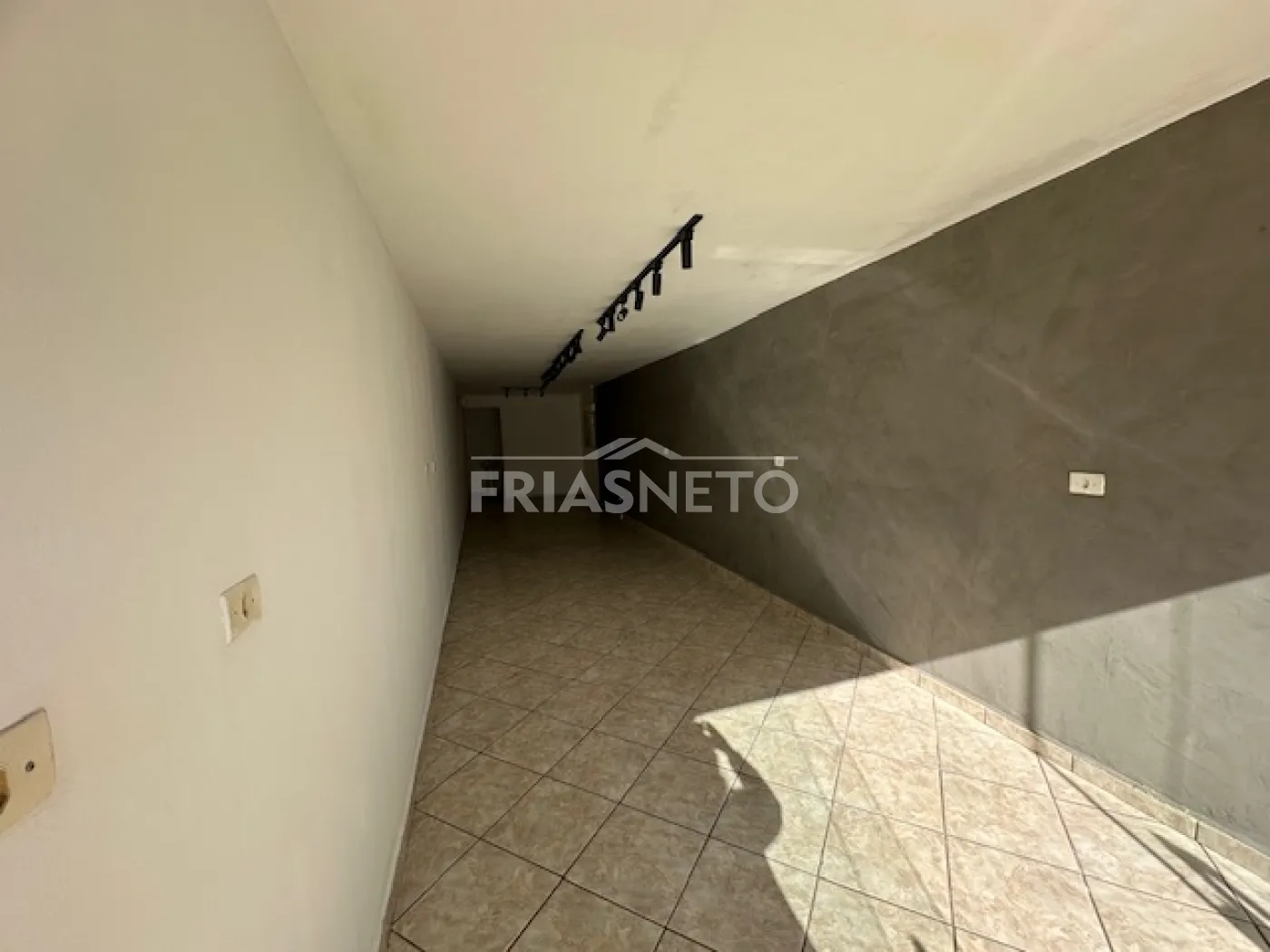 Alugar Comercial / Sal&atilde;o em Piracicaba R$ 1.650,00 - Foto 3