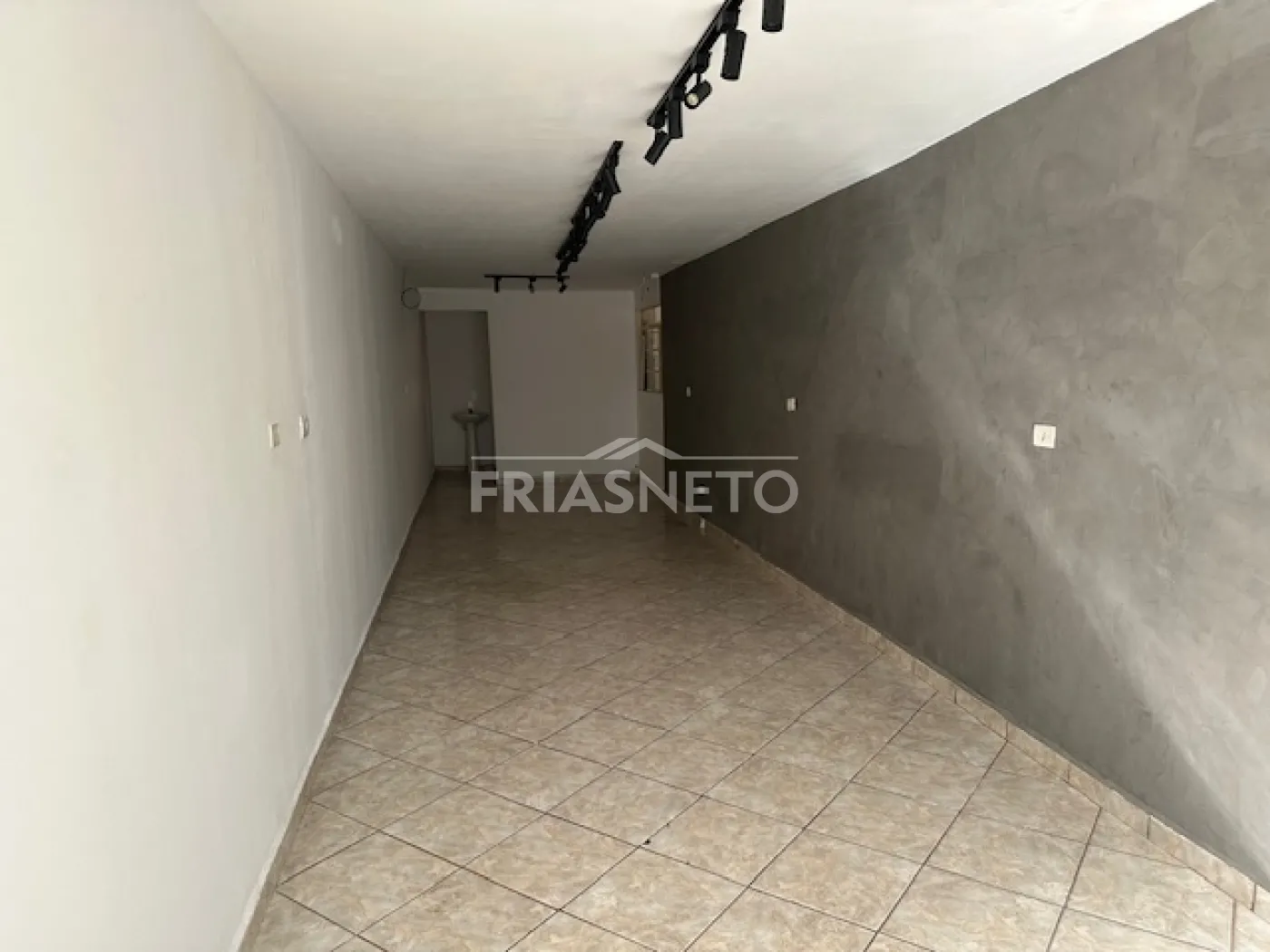 Alugar Comercial / Sal&atilde;o em Piracicaba R$ 1.650,00 - Foto 4