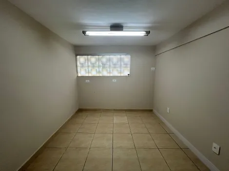 Piracicaba Centro Comercial Locacao R$ 700,00 Condominio R$180,00  Area do terreno 1264.00m2 Area construida 166.21m2
