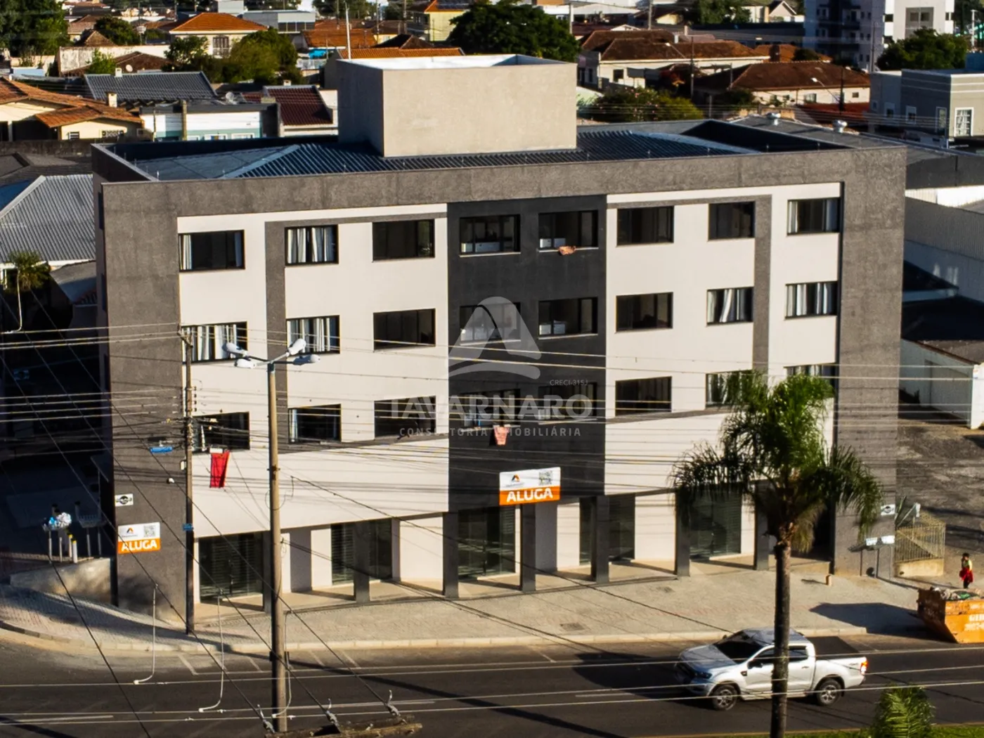 Alugar Comercial / Loja em Ponta Grossa R$ 1.300,00 - Foto 1