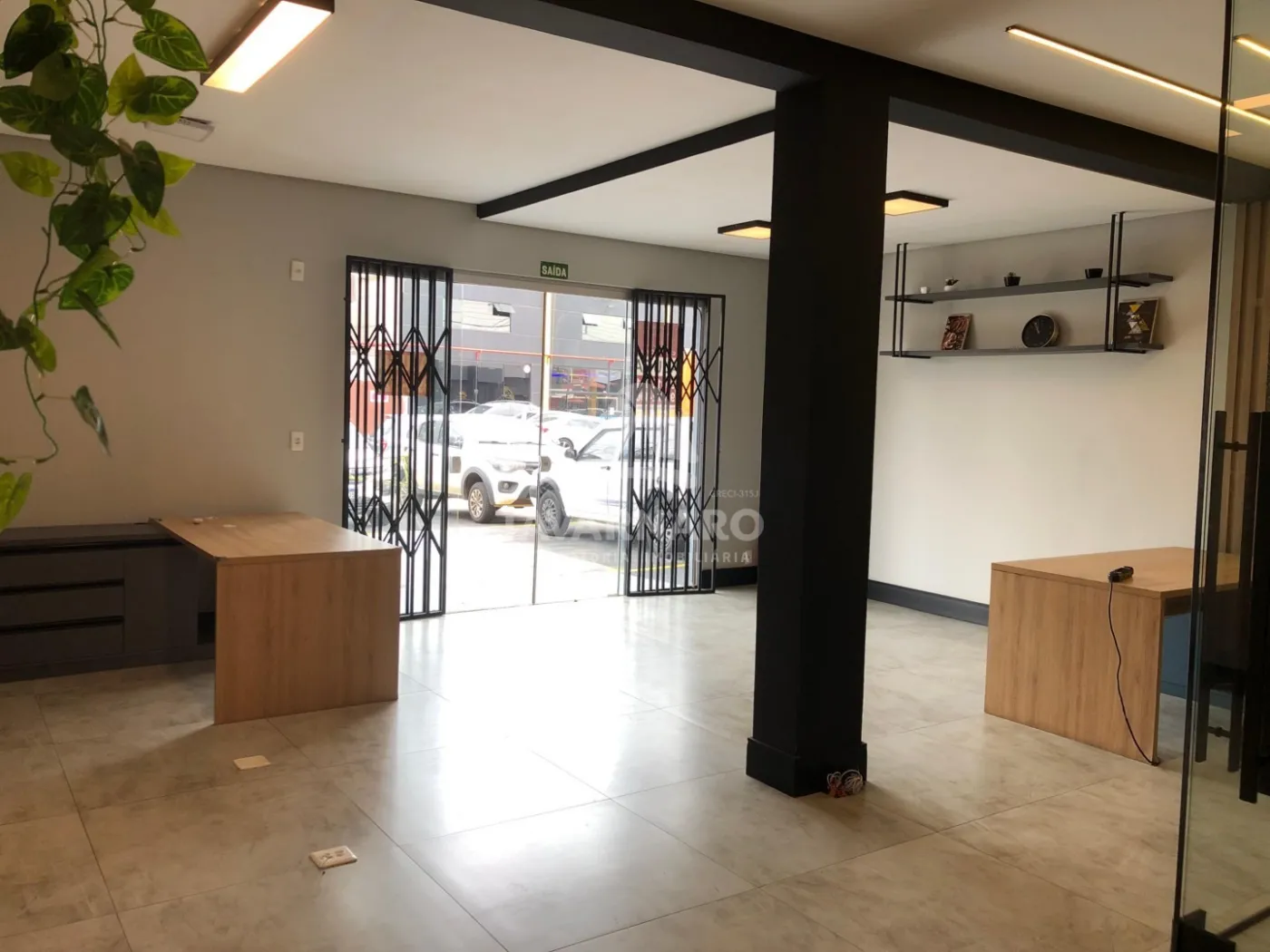 Alugar Comercial / Loja em Ponta Grossa R$ 3.800,00 - Foto 3