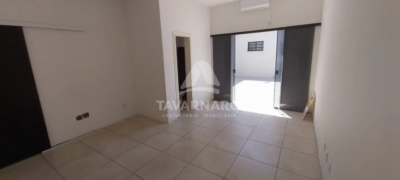 Alugar Comercial / Loja em Ponta Grossa R$ 1.800,00 - Foto 4