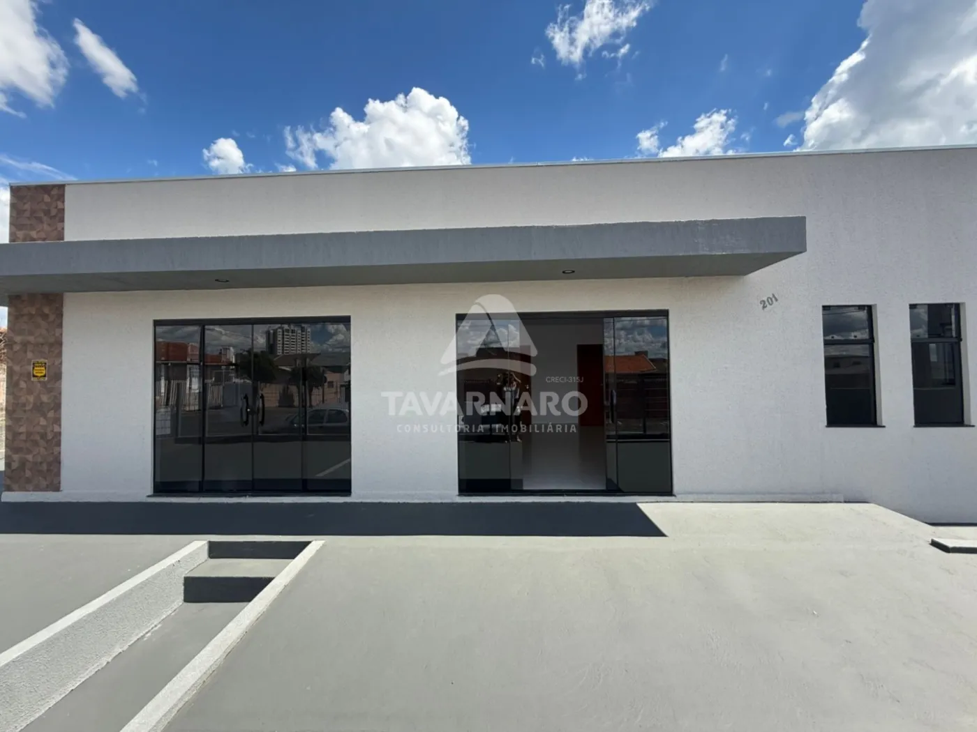 Alugar Comercial / Loja em Ponta Grossa R$ 4.000,00 - Foto 2