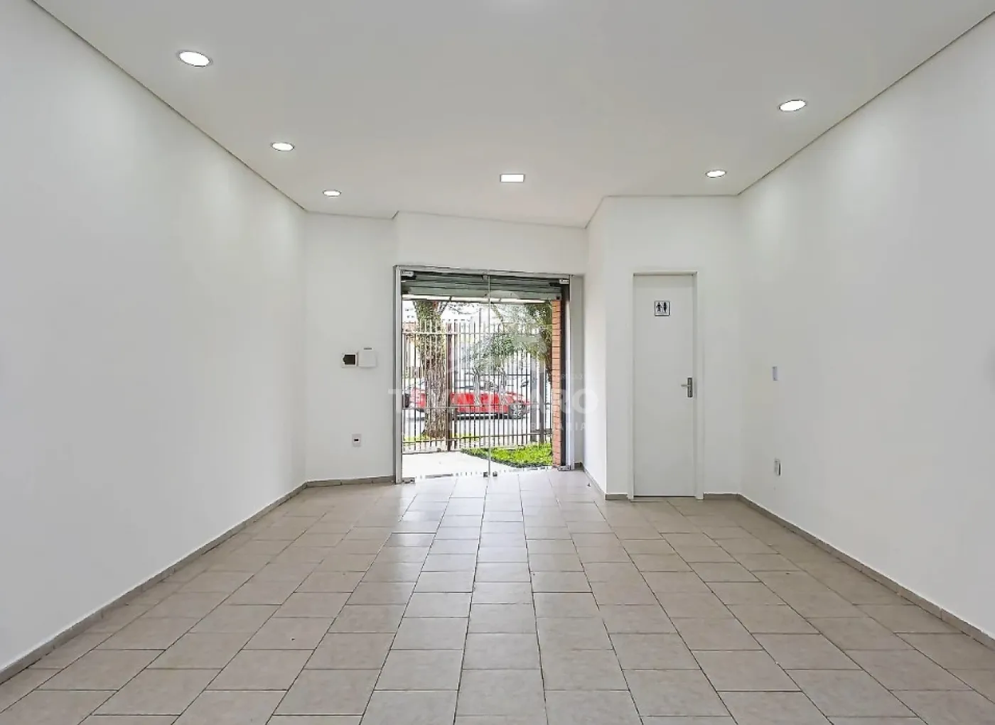 Alugar Comercial / Loja em Curitiba R$ 2.900,00 - Foto 4