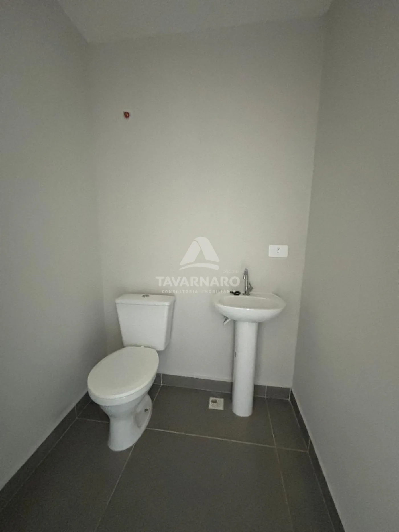 Alugar Comercial / Loja em Ponta Grossa R$ 599,99 - Foto 4