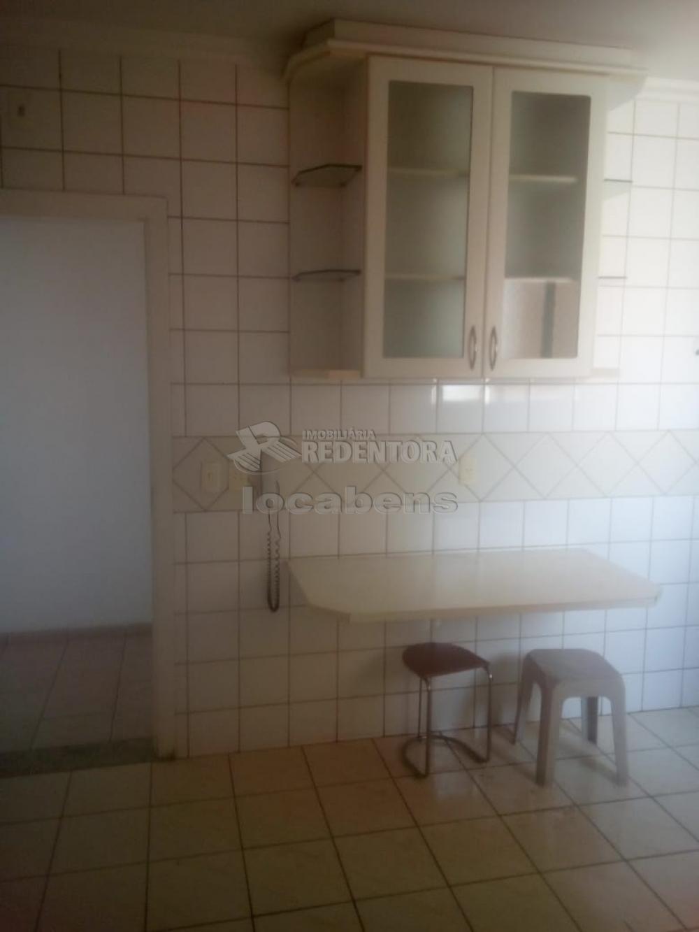 Alugar Apartamento / Padr&atilde;o em S&atilde;o Jos&eacute; do Rio Preto R$ 1.500,00 - Foto 5