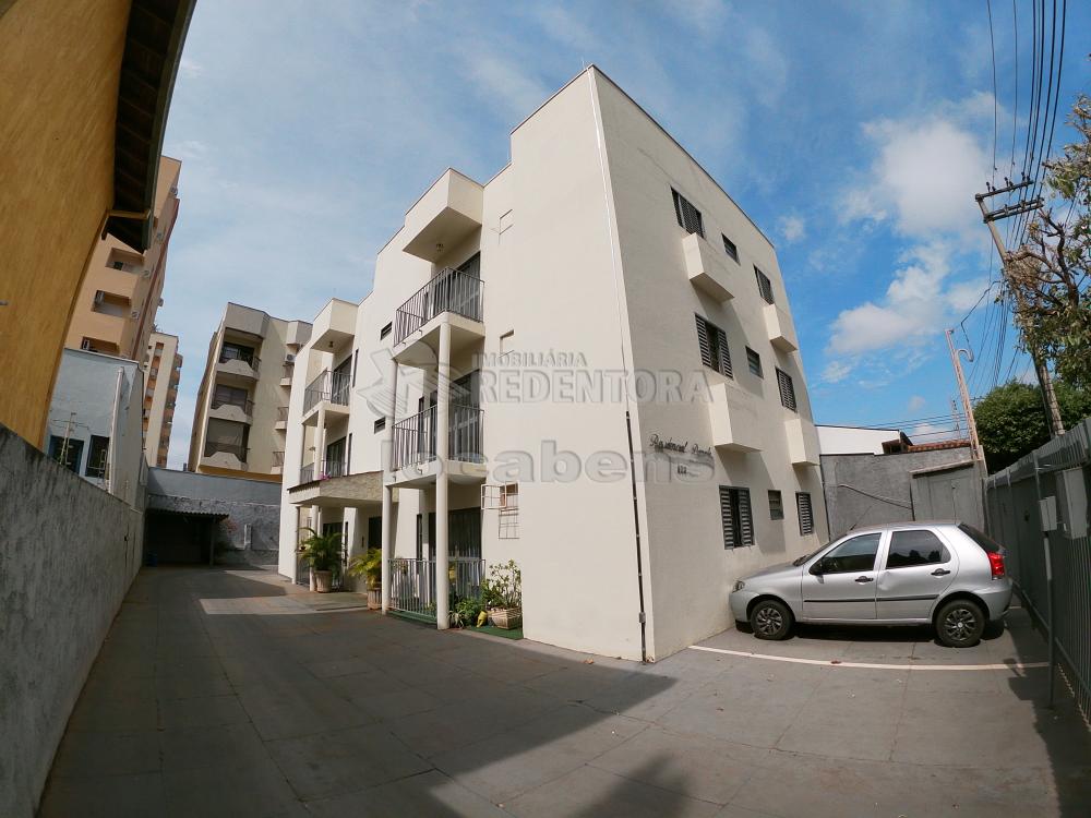 Alugar Apartamento / Padr&atilde;o em S&atilde;o Jos&eacute; do Rio Preto R$ 1.250,00 - Foto 13