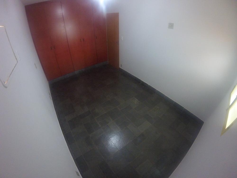 Alugar Apartamento / Padr&atilde;o em S&atilde;o Jos&eacute; do Rio Preto R$ 700,00 - Foto 6