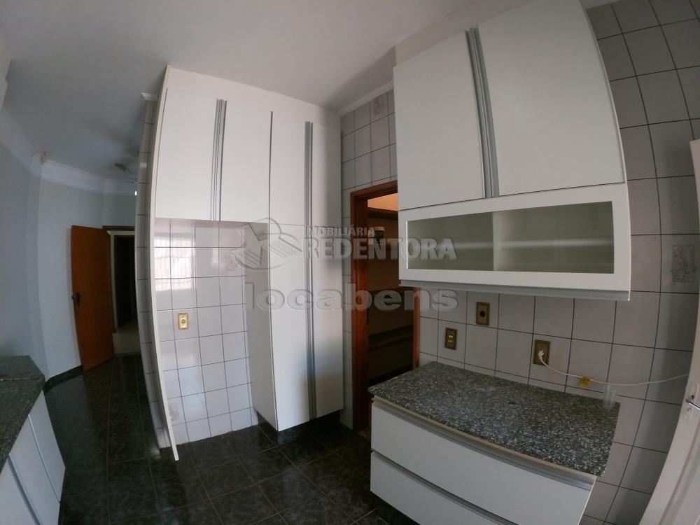 Alugar Casa / Padr&atilde;o em S&atilde;o Jos&eacute; do Rio Preto R$ 6.000,00 - Foto 17