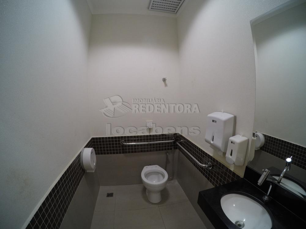 Alugar Comercial / Pr&eacute;dio Inteiro em S&atilde;o Jos&eacute; do Rio Preto R$ 21.500,00 - Foto 16