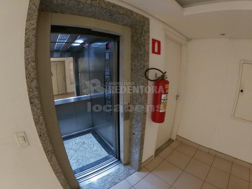 Alugar Apartamento / Padr&atilde;o em S&atilde;o Jos&eacute; do Rio Preto R$ 900,00 - Foto 15