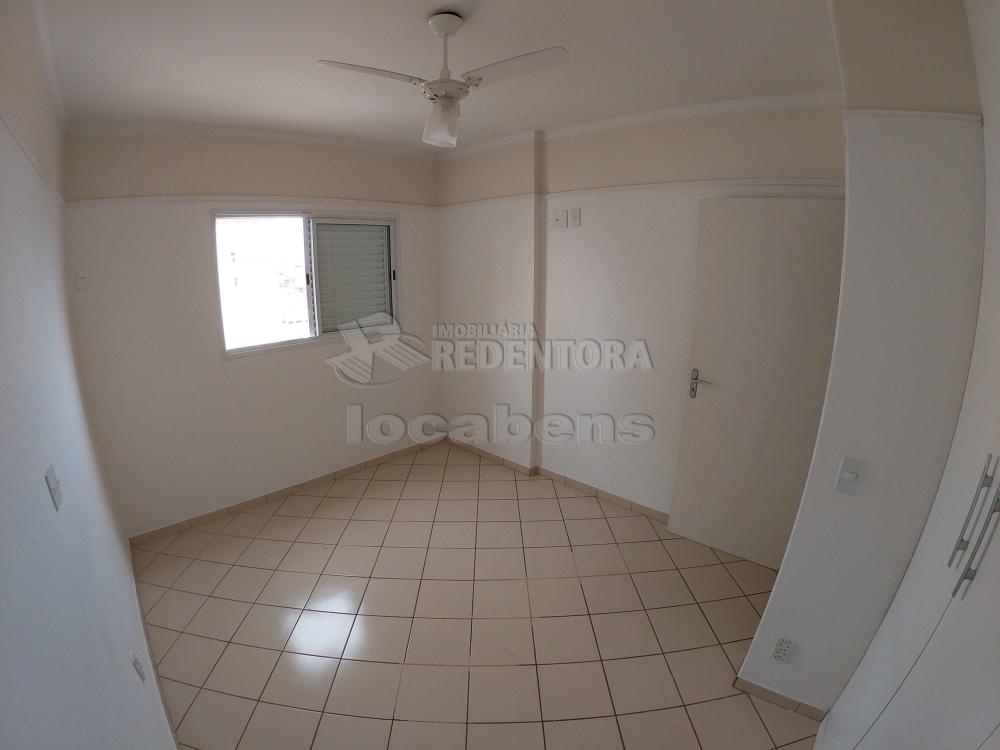 Alugar Apartamento / Padr&atilde;o em S&atilde;o Jos&eacute; do Rio Preto R$ 900,00 - Foto 12
