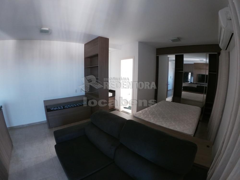 Alugar Apartamento / Padr&atilde;o em S&atilde;o Jos&eacute; do Rio Preto R$ 2.500,00 - Foto 4