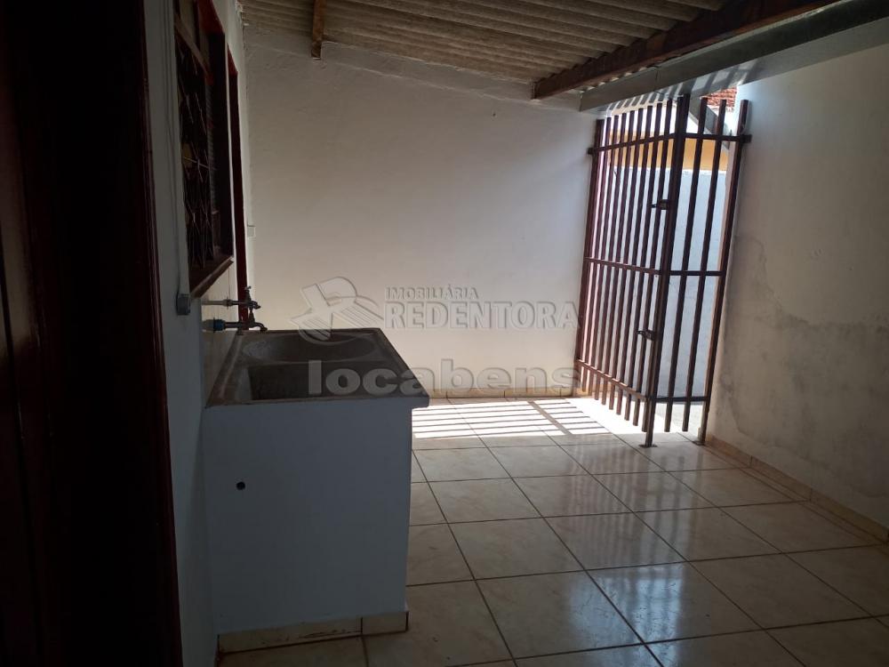 Alugar Casa / Padr&atilde;o em S&atilde;o Jos&eacute; do Rio Preto R$ 800,00 - Foto 4