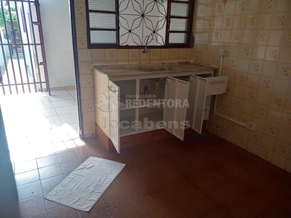 Alugar Casa / Padr&atilde;o em S&atilde;o Jos&eacute; do Rio Preto R$ 800,00 - Foto 2