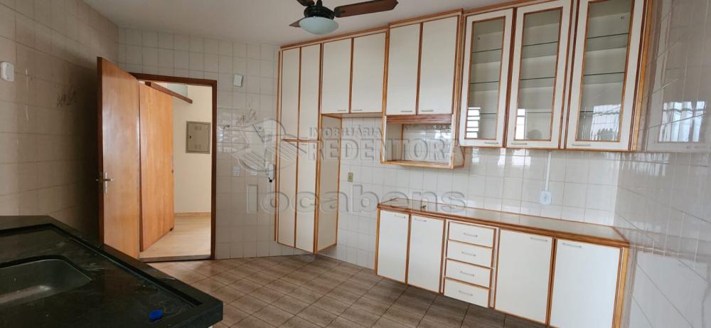 Alugar Apartamento / Padr&atilde;o em S&atilde;o Jos&eacute; do Rio Preto R$ 1.200,00 - Foto 4