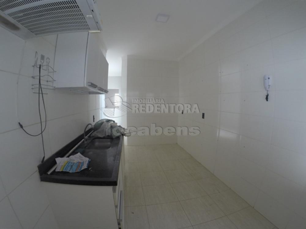 Alugar Casa / Padr&atilde;o em S&atilde;o Jos&eacute; do Rio Preto R$ 2.700,00 - Foto 10