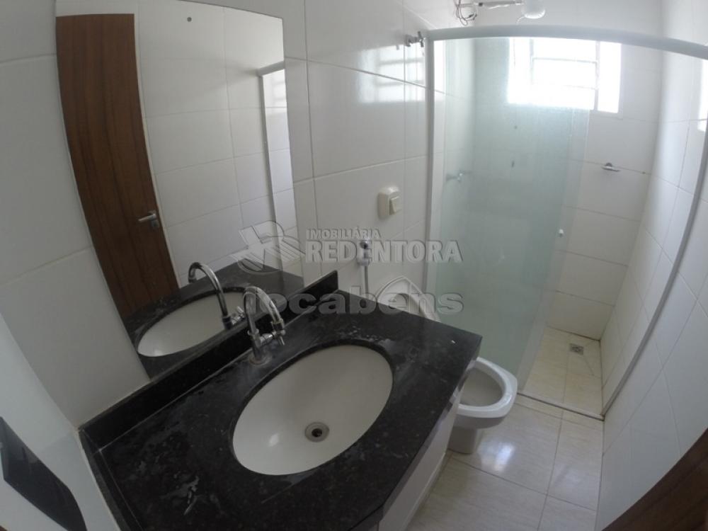 Alugar Casa / Padr&atilde;o em S&atilde;o Jos&eacute; do Rio Preto R$ 2.700,00 - Foto 16