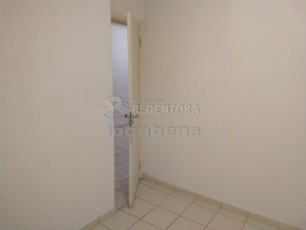 Alugar Casa / Condom&iacute;nio em S&atilde;o Jos&eacute; do Rio Preto R$ 1.800,00 - Foto 11