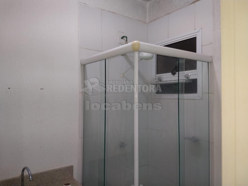 Alugar Casa / Condom&iacute;nio em S&atilde;o Jos&eacute; do Rio Preto R$ 1.800,00 - Foto 17