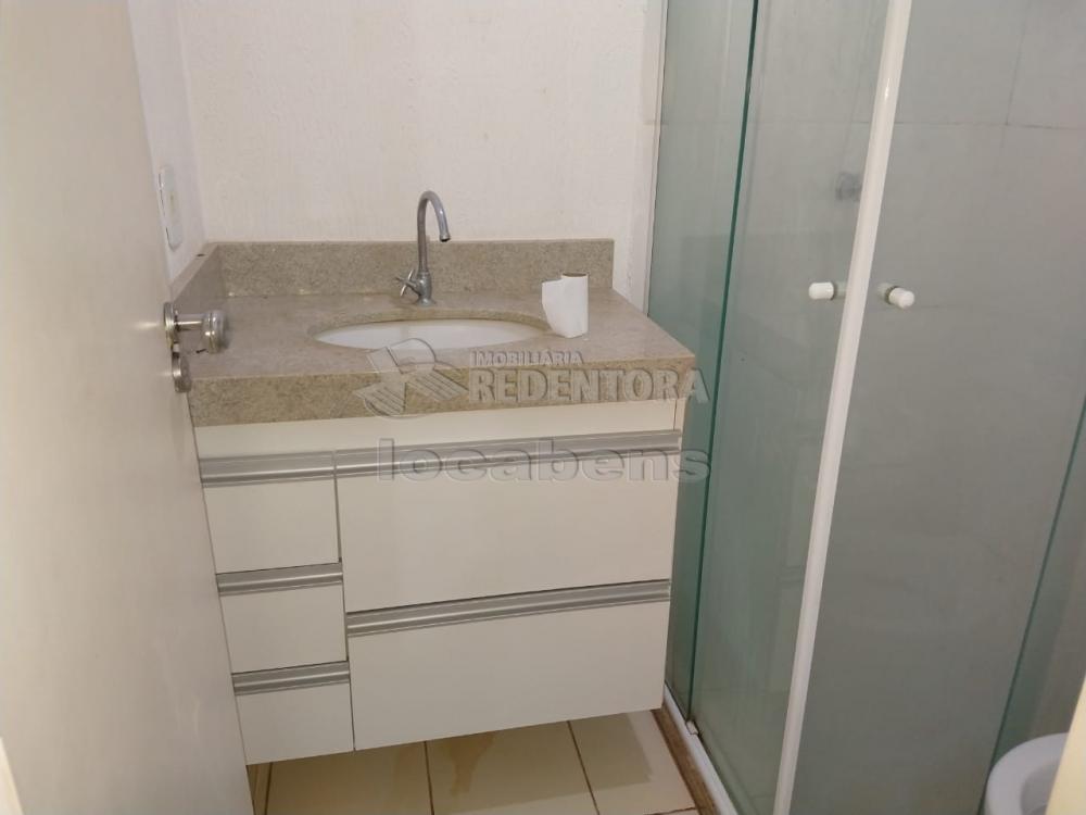 Alugar Casa / Condom&iacute;nio em S&atilde;o Jos&eacute; do Rio Preto R$ 1.800,00 - Foto 19