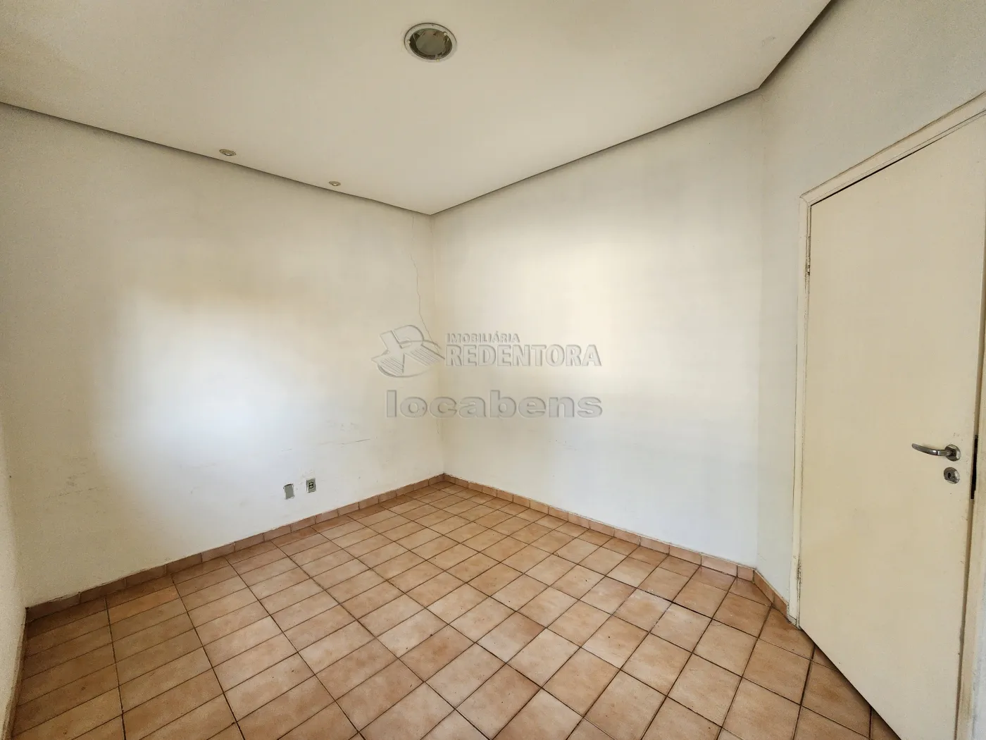 Alugar Casa / Padr&atilde;o em S&atilde;o Jos&eacute; do Rio Preto R$ 1.600,00 - Foto 2