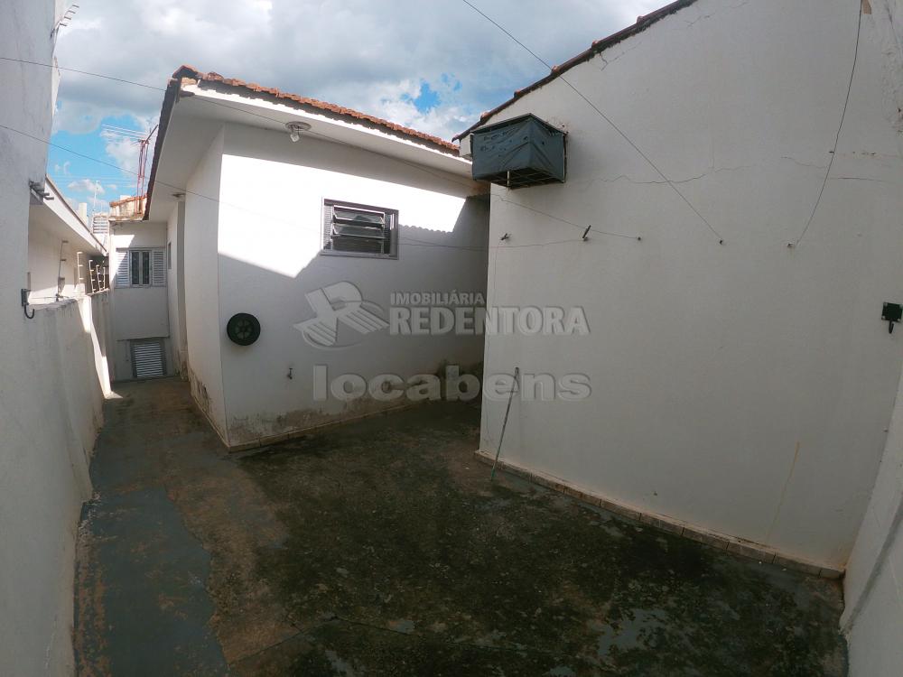 Alugar Casa / Padr&atilde;o em S&atilde;o Jos&eacute; do Rio Preto R$ 1.600,00 - Foto 4