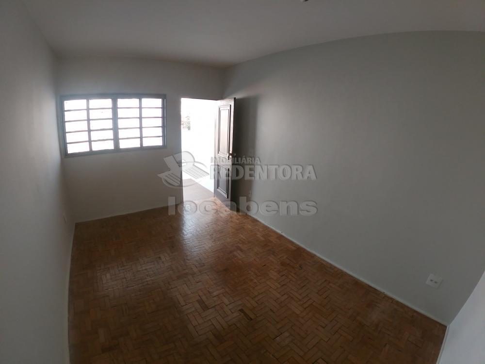 Alugar Casa / Padr&atilde;o em S&atilde;o Jos&eacute; do Rio Preto R$ 1.600,00 - Foto 16