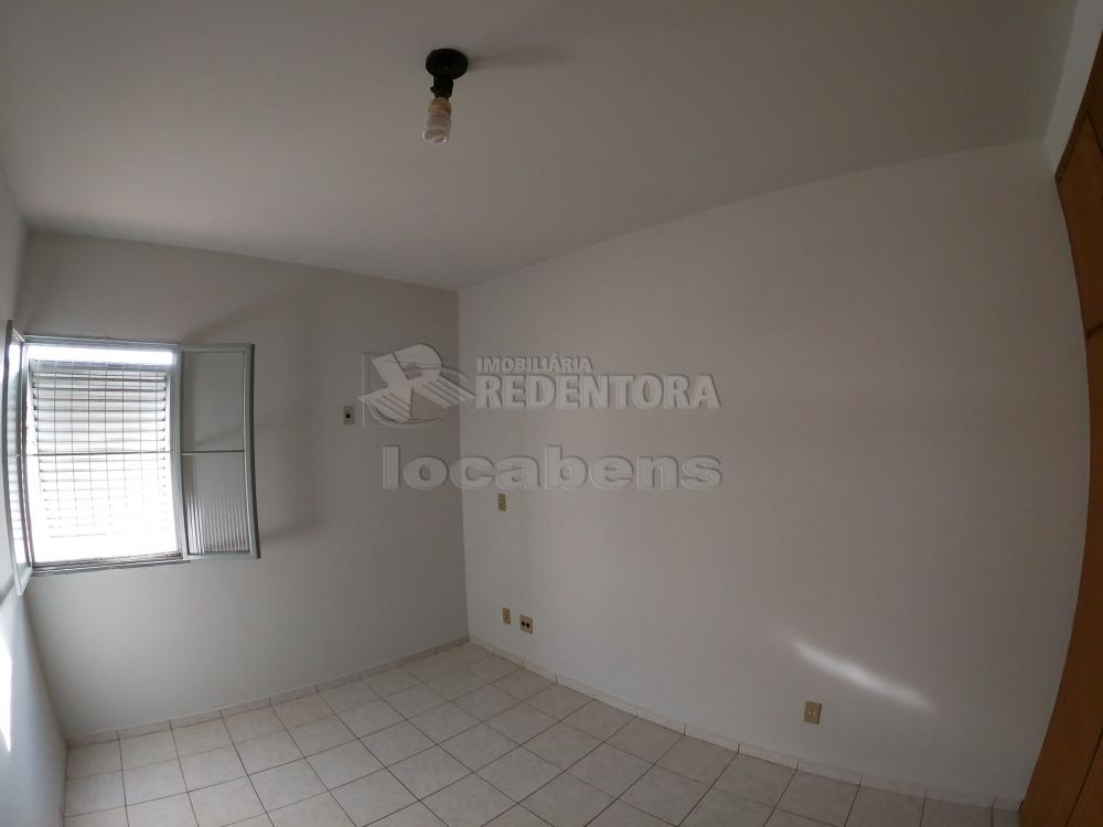 Alugar Apartamento / Padr&atilde;o em S&atilde;o Jos&eacute; do Rio Preto R$ 1.000,00 - Foto 14