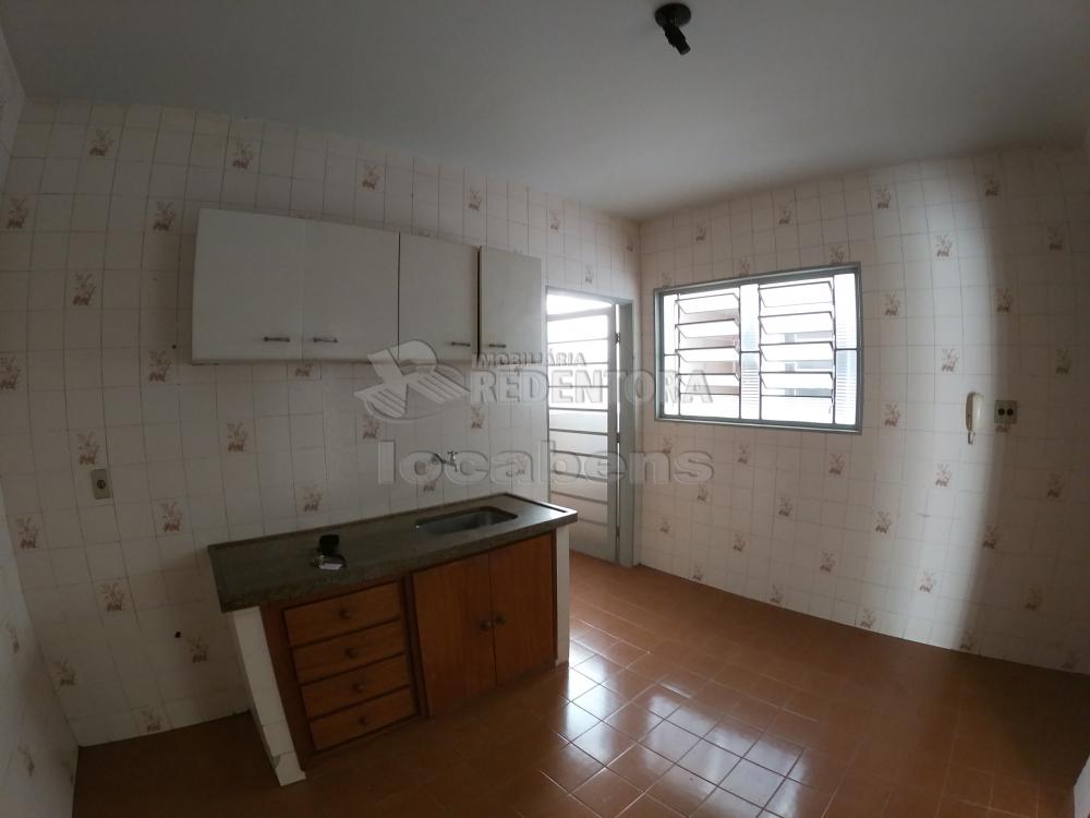 Alugar Apartamento / Padr&atilde;o em S&atilde;o Jos&eacute; do Rio Preto R$ 1.000,00 - Foto 18