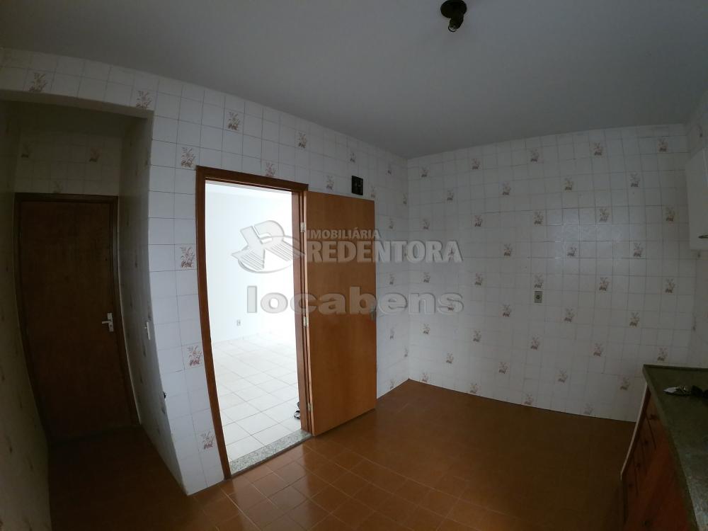 Alugar Apartamento / Padr&atilde;o em S&atilde;o Jos&eacute; do Rio Preto R$ 1.000,00 - Foto 20