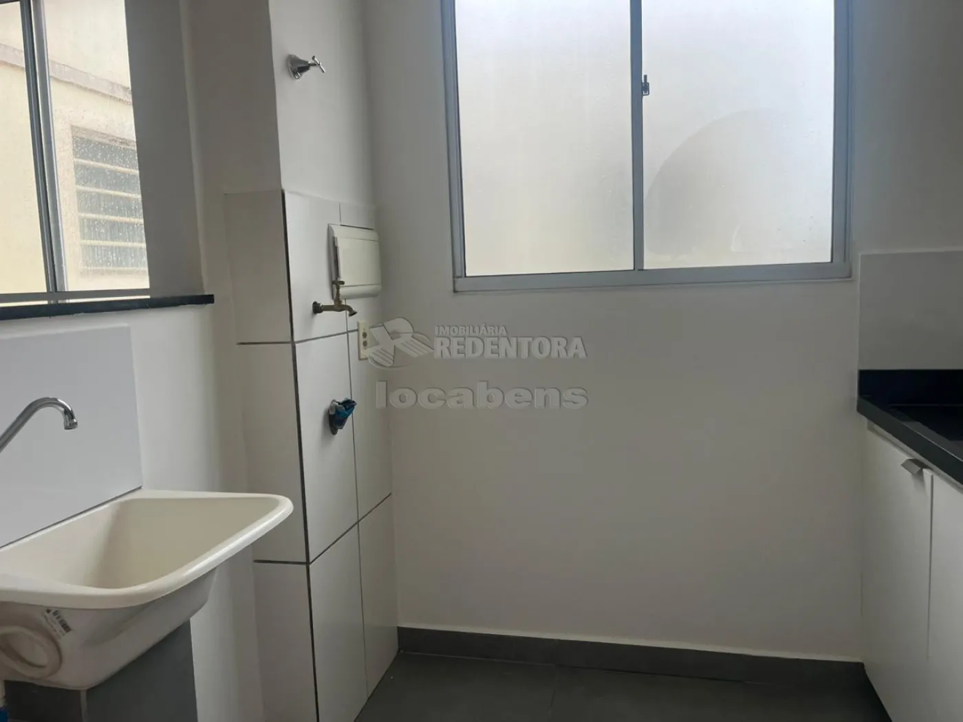 Alugar Apartamento / Padr&atilde;o em S&atilde;o Jos&eacute; do Rio Preto R$ 800,00 - Foto 3