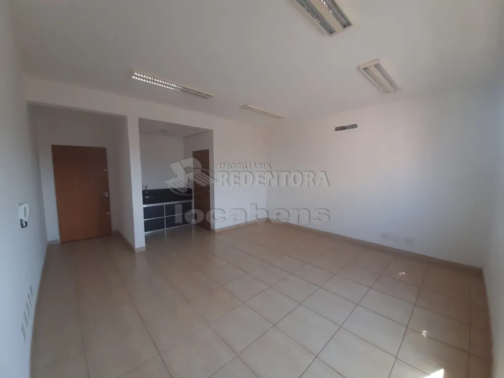 Alugar Comercial / Sala em S&atilde;o Jos&eacute; do Rio Preto R$ 1.300,00 - Foto 5