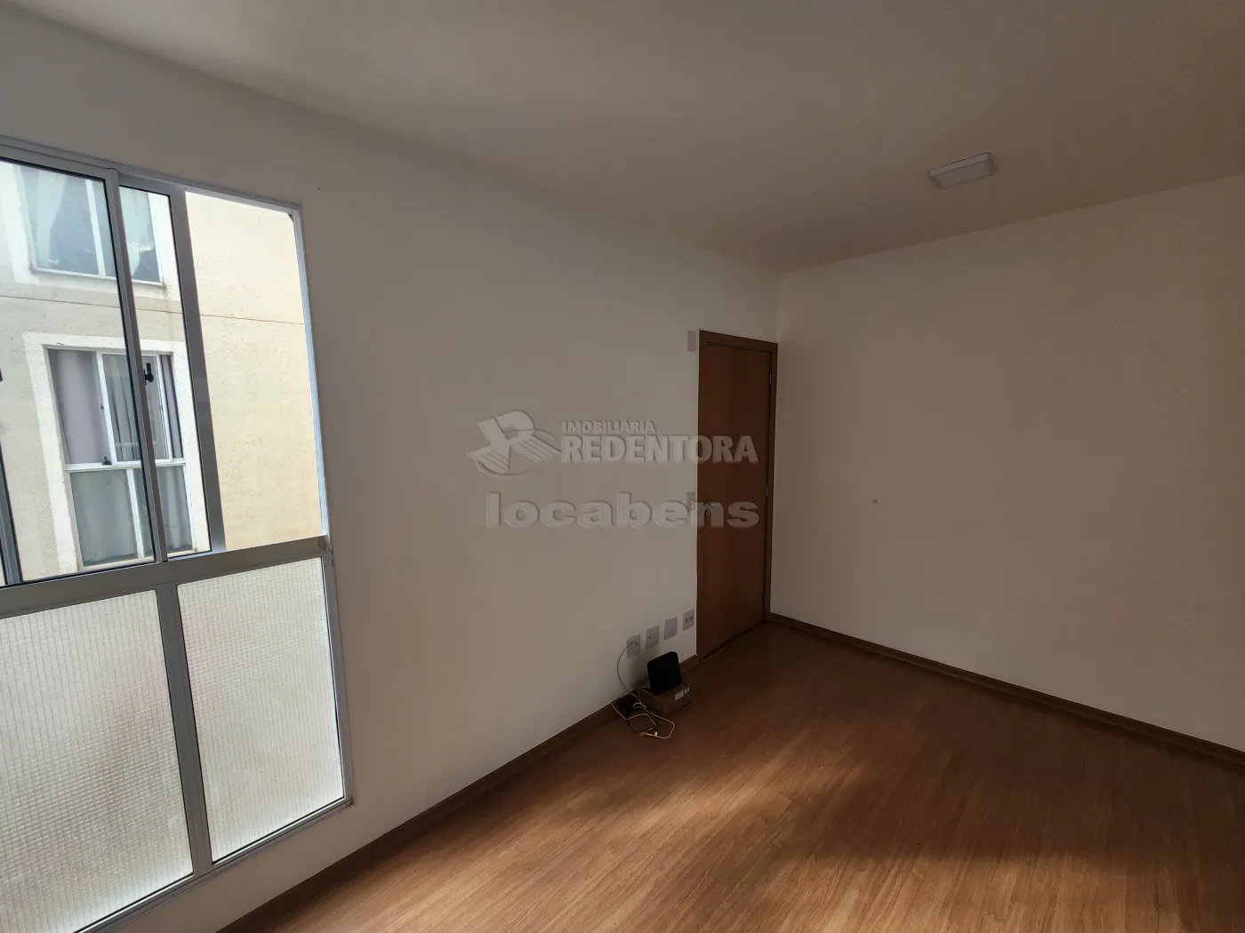 Alugar Apartamento / Padr&atilde;o em S&atilde;o Jos&eacute; do Rio Preto R$ 1.200,00 - Foto 2