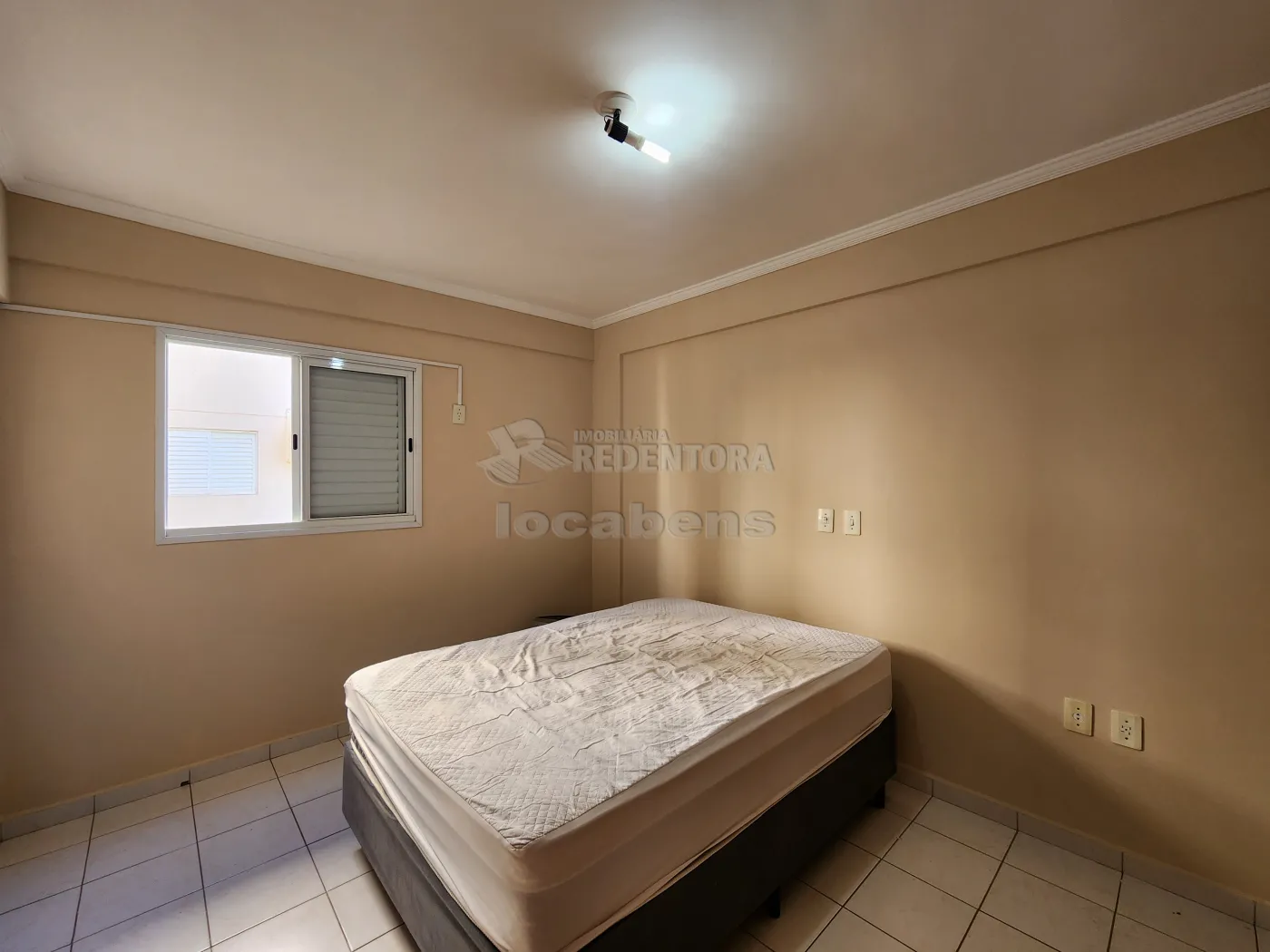Alugar Apartamento / Padr&atilde;o em S&atilde;o Jos&eacute; do Rio Preto R$ 1.400,00 - Foto 5