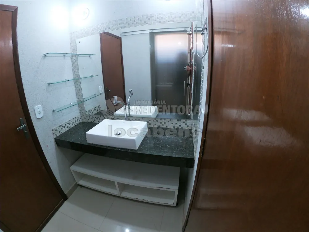 Alugar Casa / Sobrado em S&atilde;o Jos&eacute; do Rio Preto R$ 3.800,00 - Foto 18