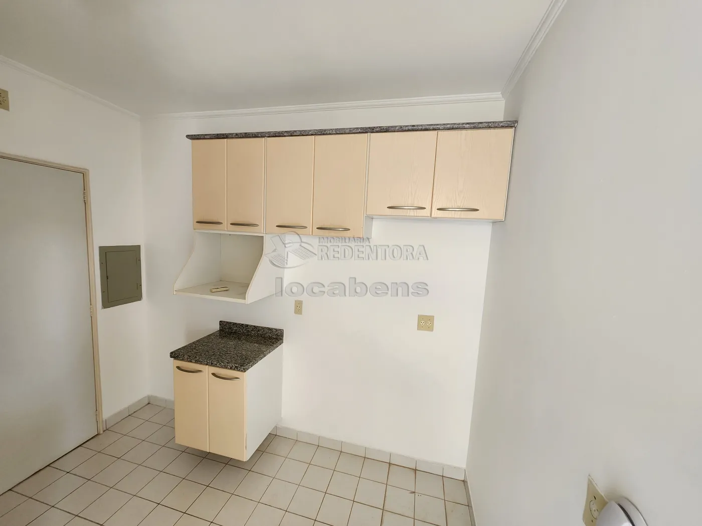 Alugar Apartamento / Padr&atilde;o em S&atilde;o Jos&eacute; do Rio Preto R$ 1.800,00 - Foto 5