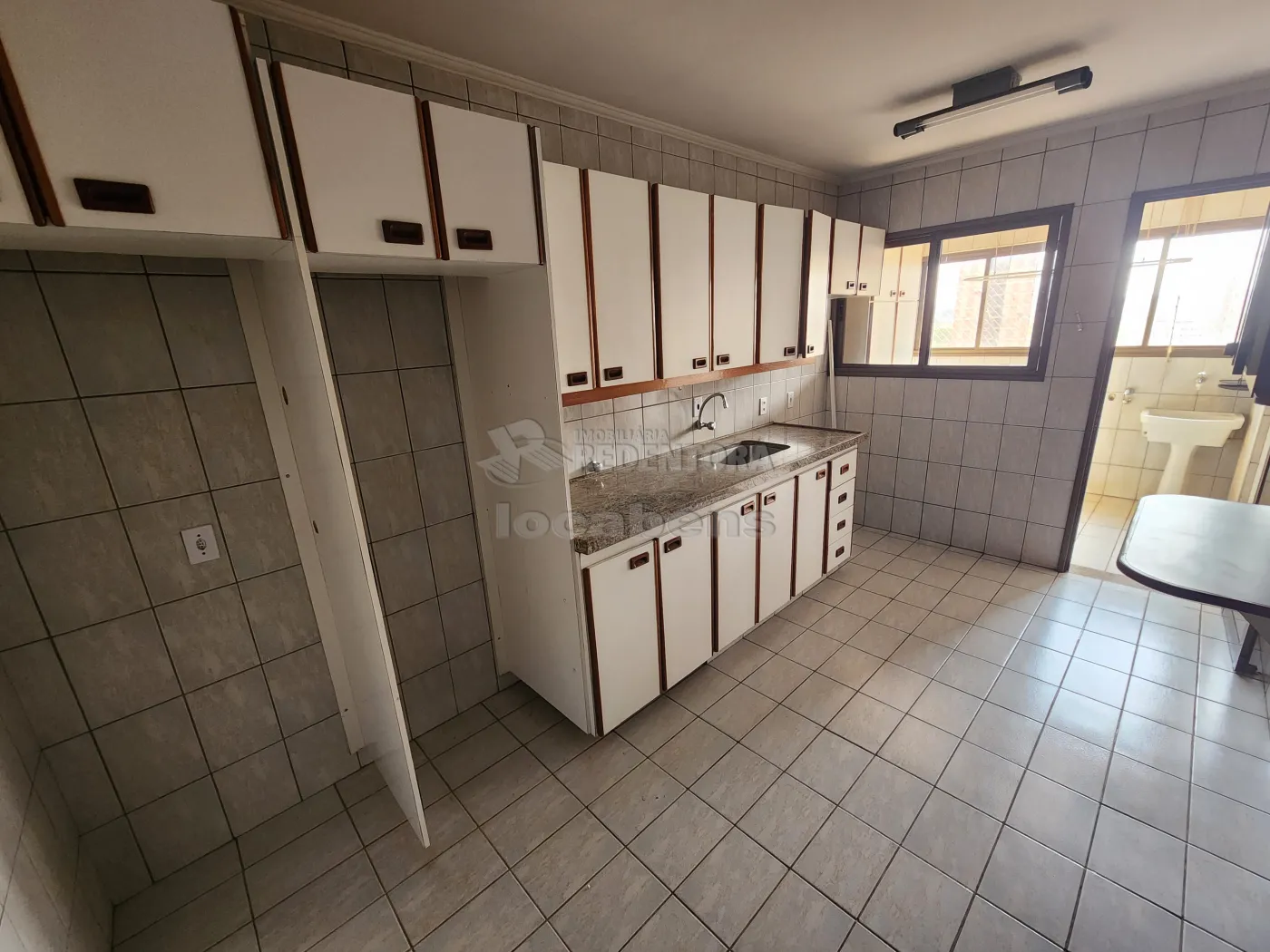 Alugar Apartamento / Padr&atilde;o em S&atilde;o Jos&eacute; do Rio Preto R$ 1.000,00 - Foto 4