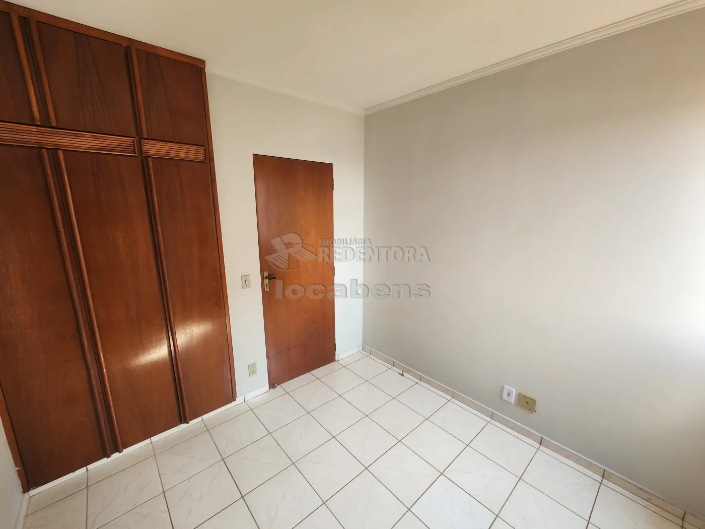 Alugar Apartamento / Padr&atilde;o em S&atilde;o Jos&eacute; do Rio Preto R$ 1.000,00 - Foto 9