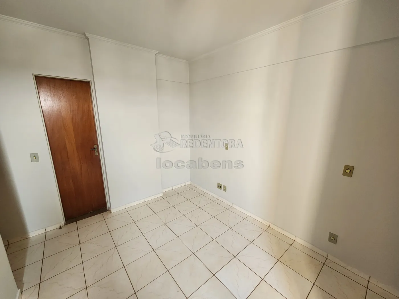 Alugar Apartamento / Padr&atilde;o em S&atilde;o Jos&eacute; do Rio Preto R$ 1.000,00 - Foto 11