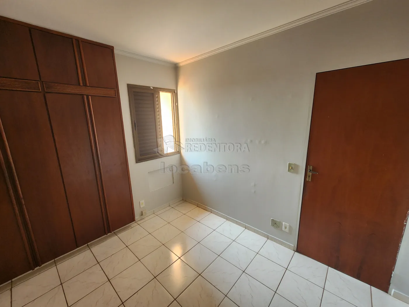 Alugar Apartamento / Padr&atilde;o em S&atilde;o Jos&eacute; do Rio Preto R$ 1.000,00 - Foto 15