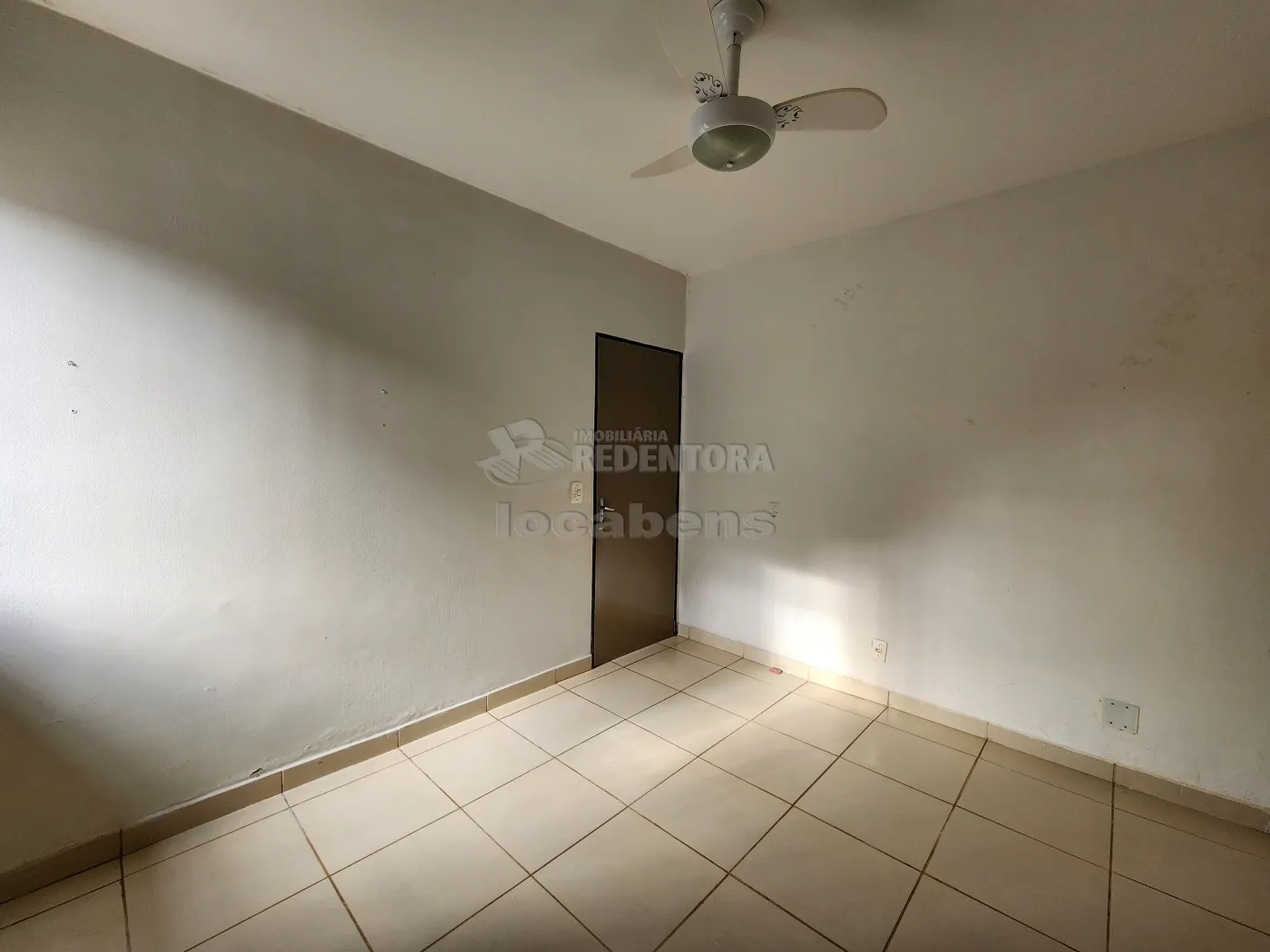 Alugar Apartamento / Padr&atilde;o em S&atilde;o Jos&eacute; do Rio Preto R$ 850,00 - Foto 5