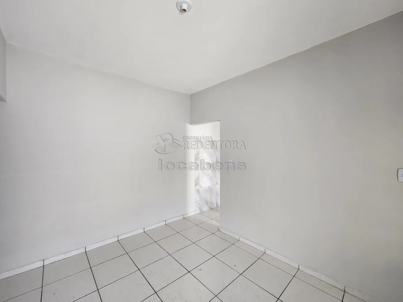 Alugar Casa / Padr&atilde;o em S&atilde;o Jos&eacute; do Rio Preto R$ 950,00 - Foto 3