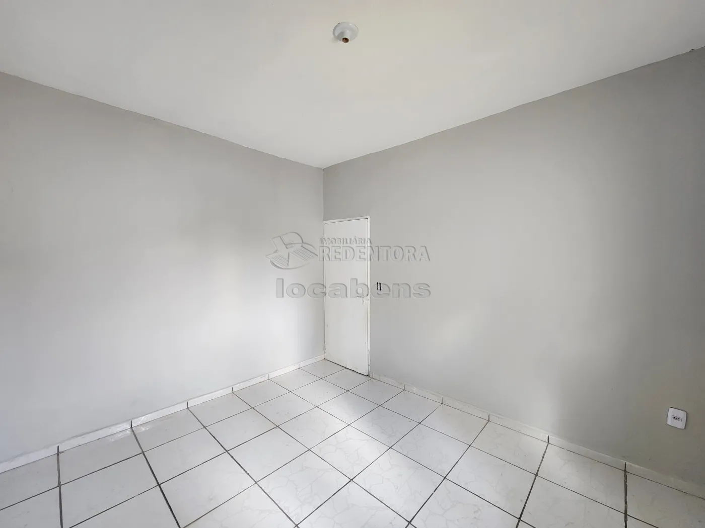 Alugar Casa / Padr&atilde;o em S&atilde;o Jos&eacute; do Rio Preto R$ 950,00 - Foto 10