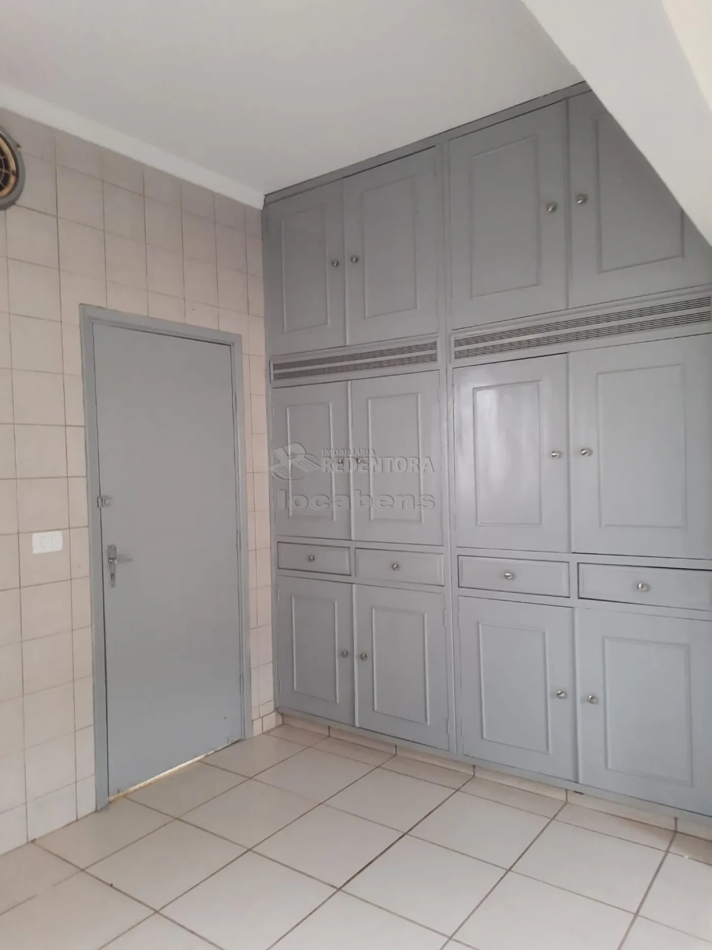 Alugar Casa / Padr&atilde;o em S&atilde;o Jos&eacute; do Rio Preto R$ 2.700,00 - Foto 3